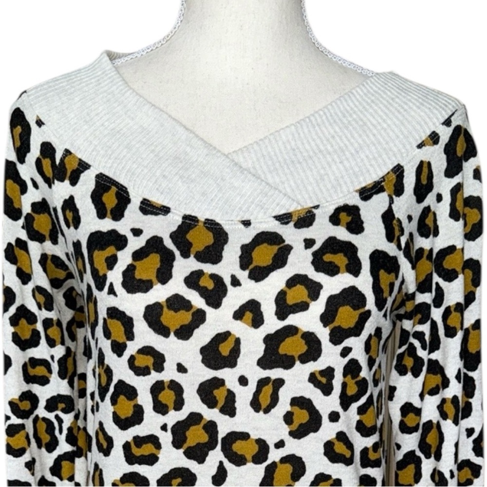 Ivory Leopard Animal Print Long Sleeve Top Contrast Rib Knit Trim Streetwear - Picture 12 of 13